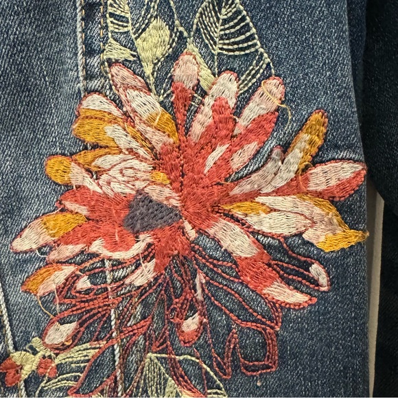 Nanette Lepore Jean Jacket Size S Embroidered Stretch Denim Distressed Jacket - Picture 4 of 9